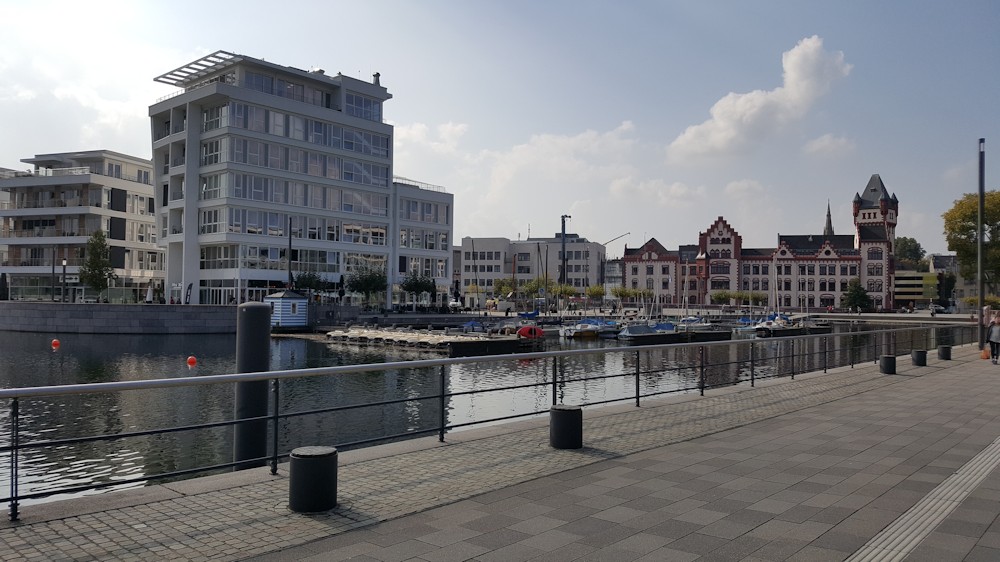 Hafenpromenade am Phoenixsee